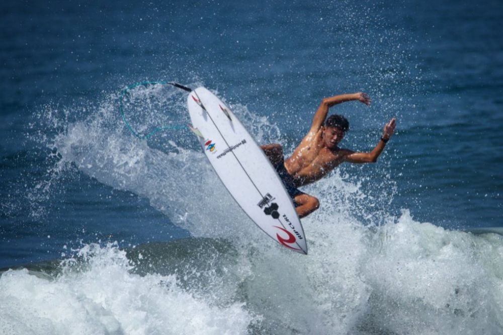 10 Spot Surfing Terbaik di Bali, Cocok untuk Pemula hingga Profesional