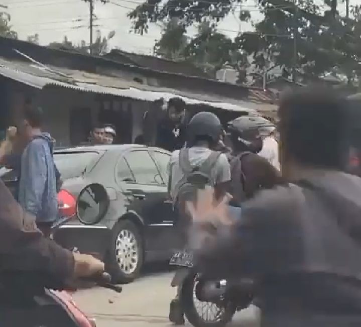 Viral Mobil Mercy Dirusak Massa di Bantul‎, Ini Kronologinya