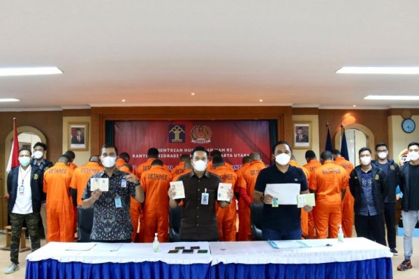 Imigrasi Tangkap 18 WNA yang Sembunyi di Apartemen Jakarta Utara