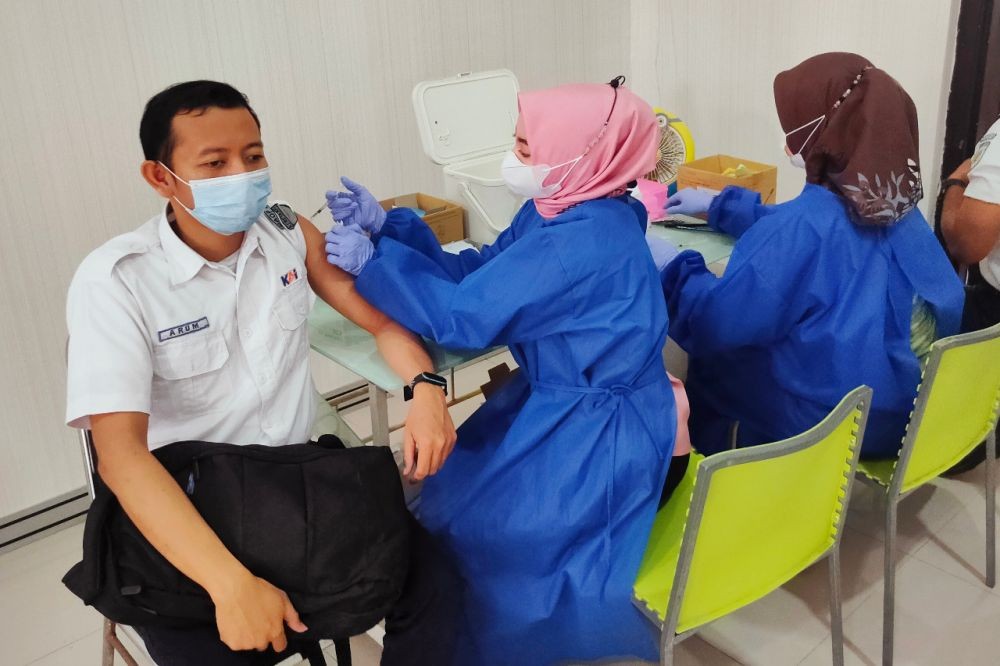 2.073 Pegawai KAI Daop 4 Semarang Divaksinasi Booster di 4 Klinik