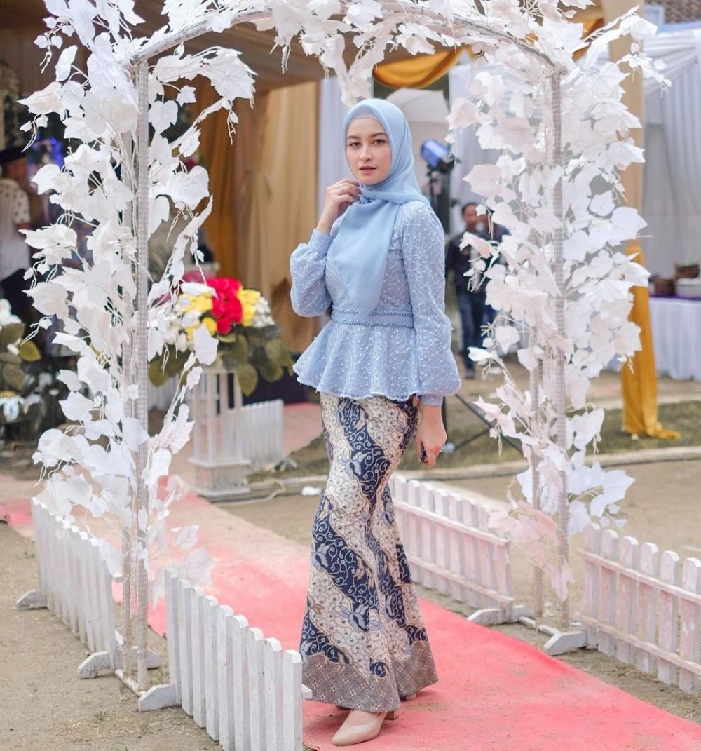 15 Inspirasi Kebaya Berdasarkan Model Bawahannya, Menawan!