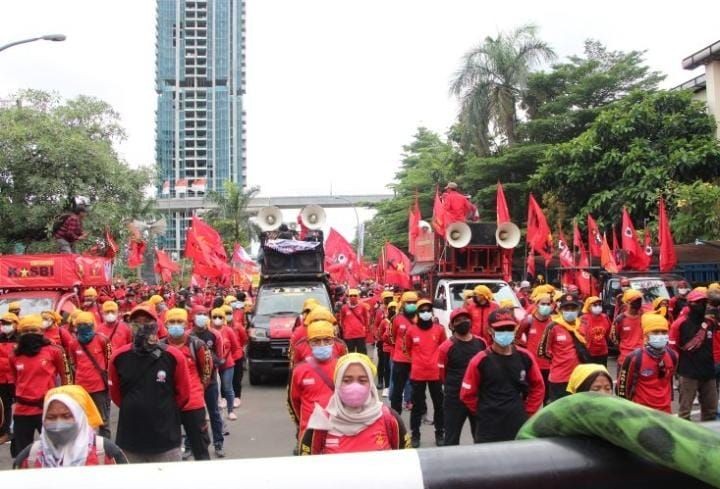 Antara Hidup dan Mati, Syiar Prokes COVID-19 Serikat Buruh Jadi Utama