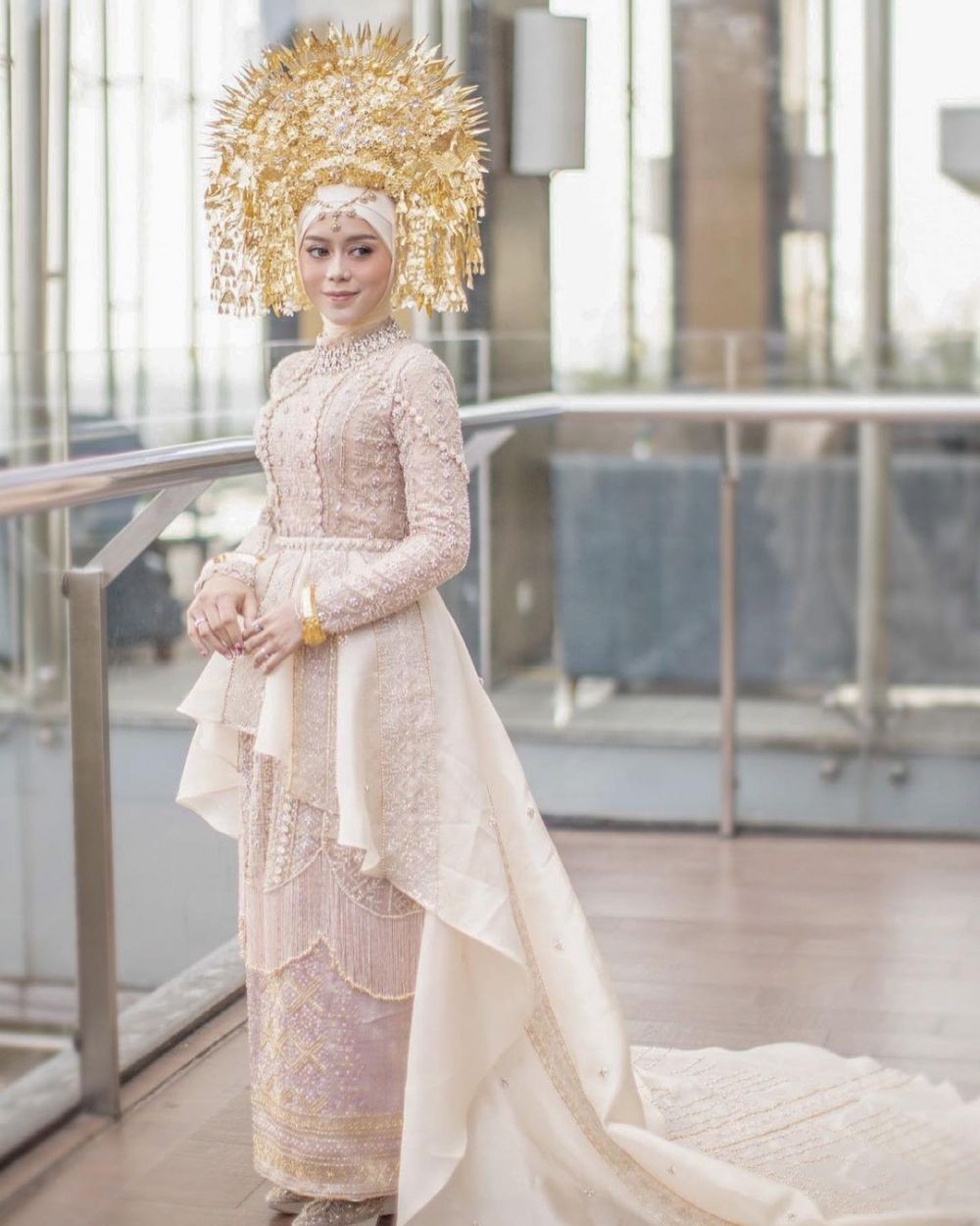 9 Inspirasi Kebaya Pernikahan Adat Minang Megah Dan Mewah