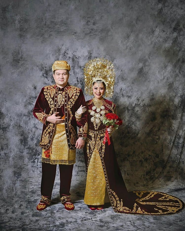 9 Inspirasi Kebaya Pernikahan Adat Minang, Megah Dan Mewah