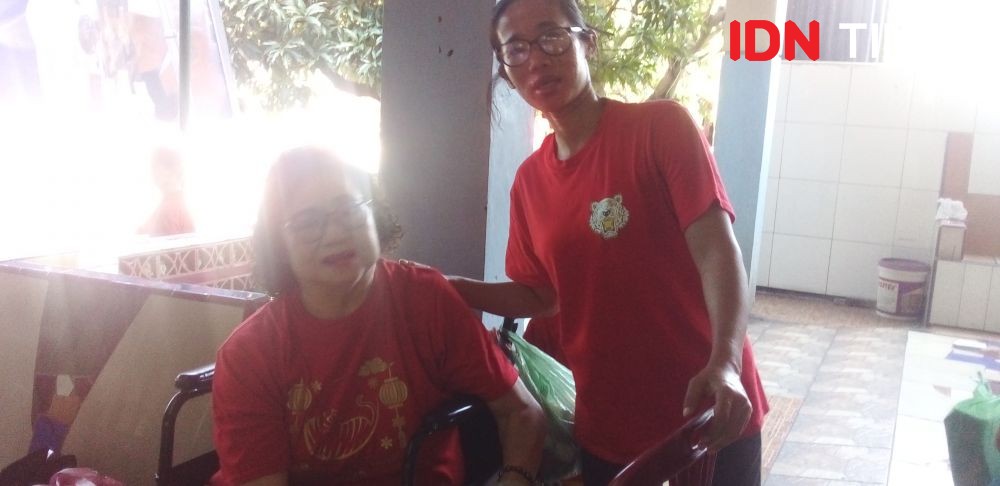 Suka Duka Meddo Selama 12 Tahun Jadi Perawat Panti Jompo