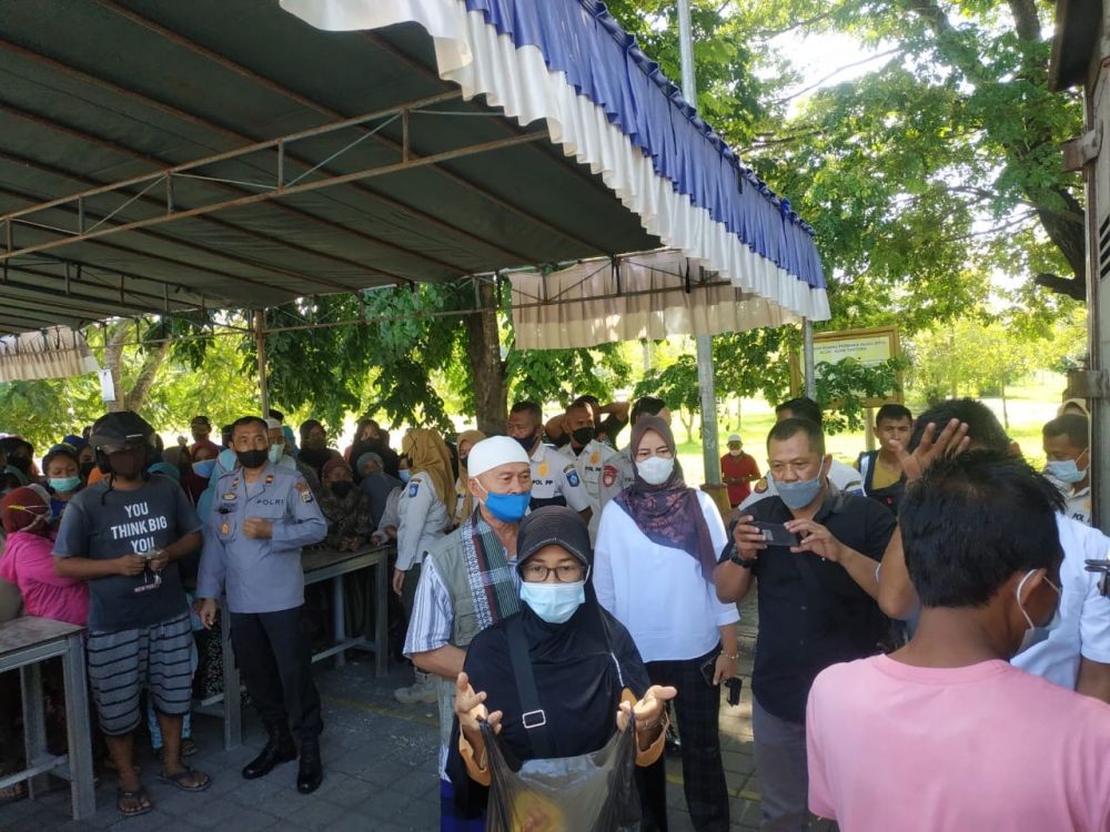 Operasi Pasar Minyak Goreng, Warga Lombok Tengah Dijatah 2 Liter