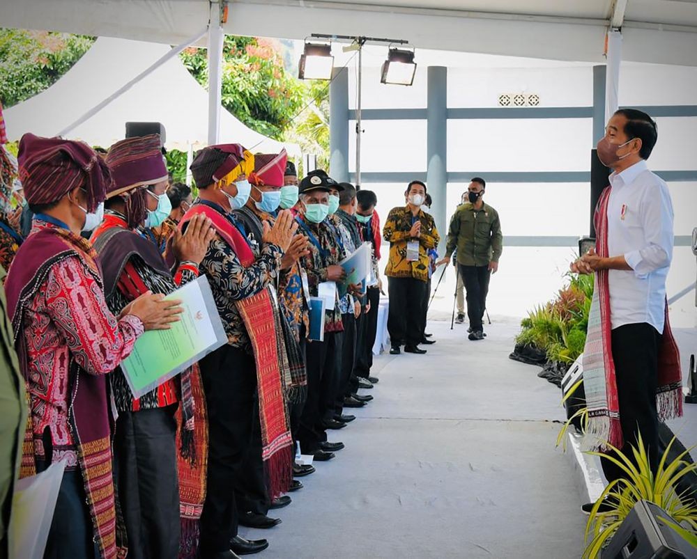 Berikan 43 SK Hutan Sosial di Humbahas, Jokowi: Jangan Ditelantarkan!