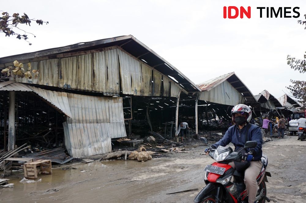 Kebakaran Kampung Turis Pangandaran Hanguskan Tiga Restoran
