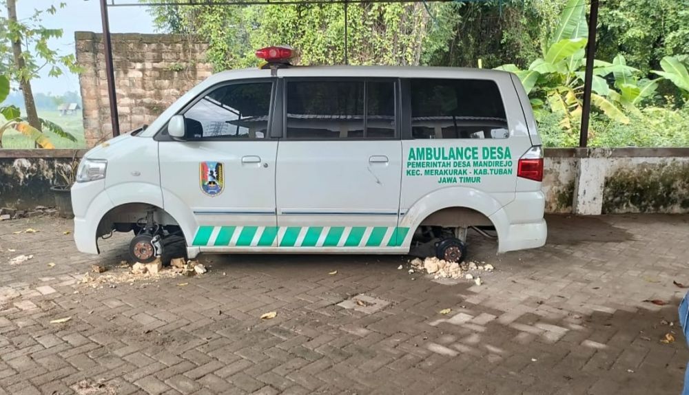 Kebangetan, Ban Mobil Ambulan Desa Mandirejo Tuban Dicuri