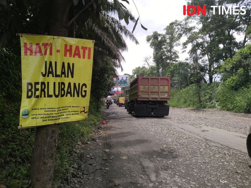 Resah Jalanan Rusak, Warga Kota Tangerang Gelar Demo