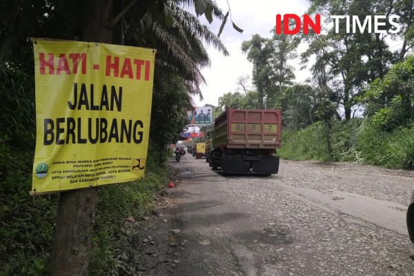 Potret Rusaknya Jalan Penghubung Bogor-Tangsel Via Gunung Sindur