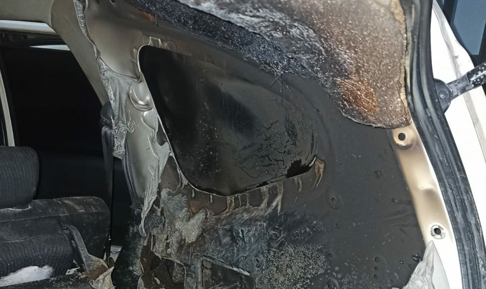 Dilempar Molotov, Mobil Desy Nyaris Ludes Terbakar