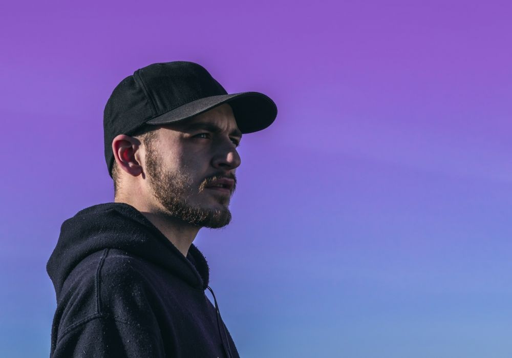5 Tips Memilih Model Topi Sesuai dengan Bentuk Wajah