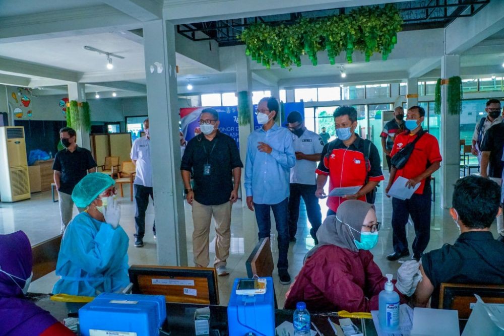 Menghadang Lonjakan COVID-19, Surabaya Gencar Vaksinasi Booster