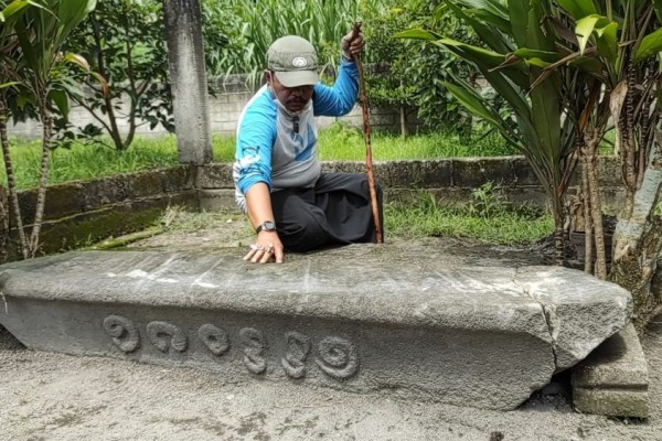 Batu Ambang Pintu di Situs Jambean Kediri Dirusak Orang Tak Dikenal