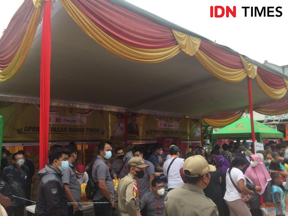 Operasi Pasar Murah Minyak Goreng di Pasar Kangkung Sempat Picu Kerumuman