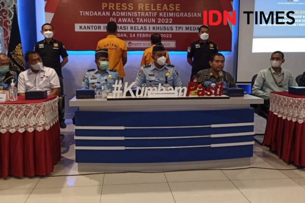 Melanggar Administratif Keimigrasian, 18 WNA Dideportasi