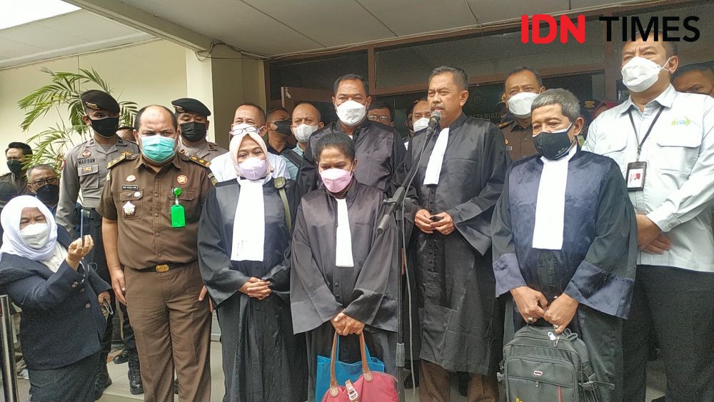 Alasan Hakim PN Bandung Tak Hukum Mati Pemerkosa Santri Herry Wirawan