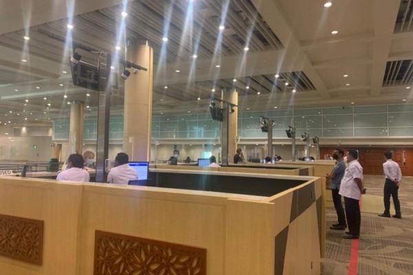 Puluhan Wisatawan Asing Gunakan Layanan Visa on Arrival ke Bali