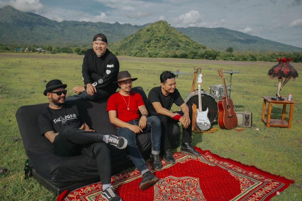 Band Rock Jalan Tengah Beri Kejutan Penggemar Lewat Album Garis Putih 