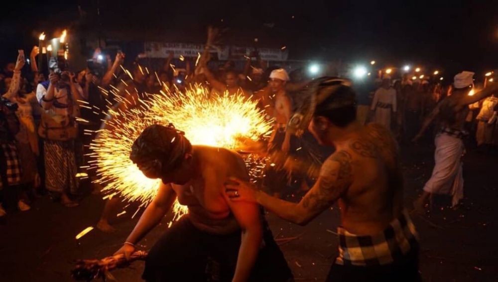 Mengenal Tradisi Lukat Geni di Bali, Resmi Terdaftar sebagai KIK