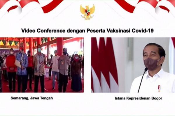 Tinjau Vaksinasi, Jokowi Ucapkan Terima Kasih Ke Ganjar