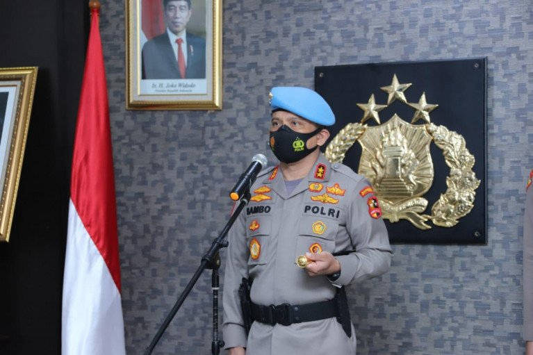 Ratusan Polisi Datangi Rumah Brigpol J, Keluarga: Kami seperti Teroris