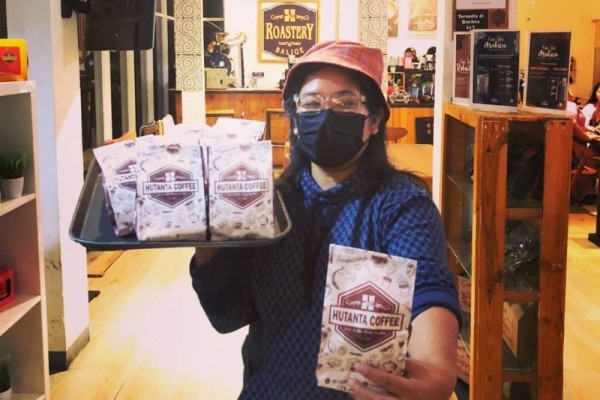 Mengenal Hutanta Coffe, Pionir Coffee Shop Modern di Kabupaten Toba