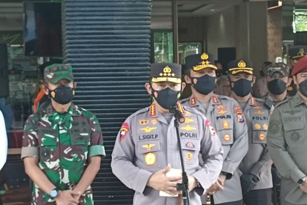 Tinjau Asrama Haji, Kapolri Minta Pasien Gejala Ringan Masuk Isoter