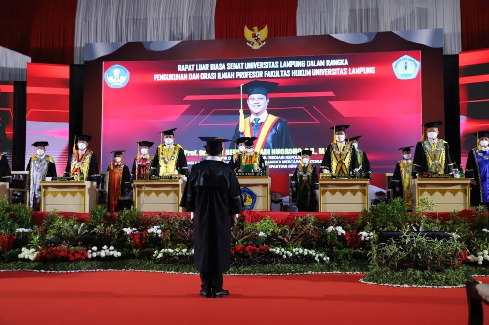 Kapolda Banten Irjen Rudy Heriyanto Adi Raih Gelar Profesor dari Unila