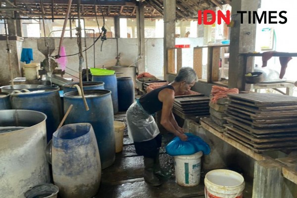 Perajin Tahu Pusing, Harga Kedelai dan Minyak Goreng Naik
