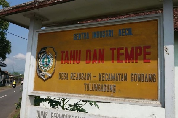 Harga Kedelai Naik, Produsen Tempe di Tulungagung Pilih Tetap Produksi