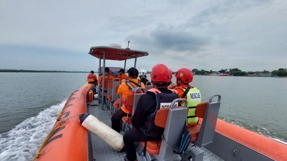 Penyisiran Pakai Perahu, Basarnas Cilacap Temukan 2 Bocah Meninggal