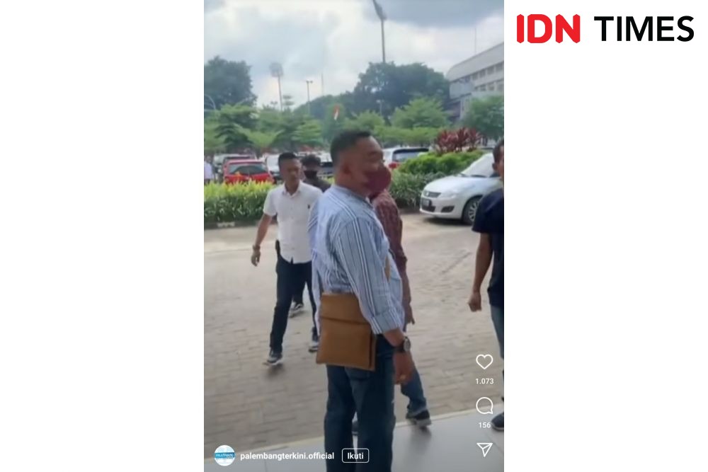 Seorang Polisi di Palembang Dikeroyok Penagih Utang