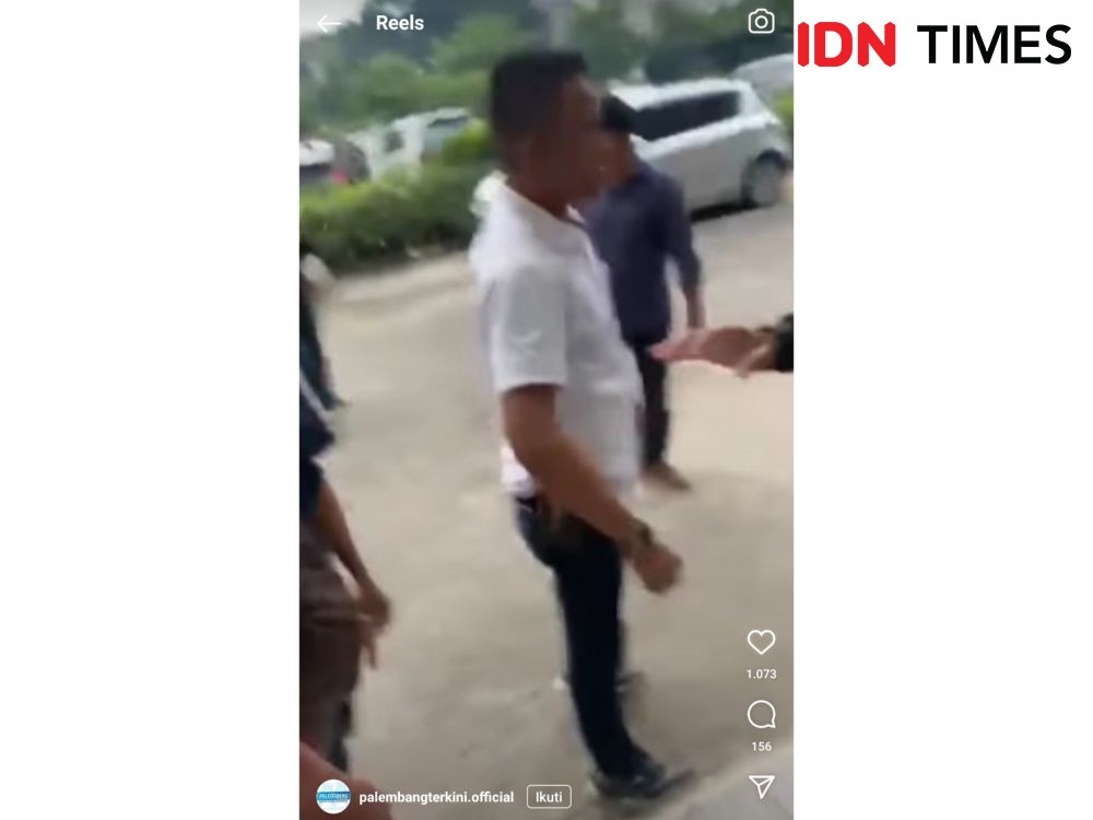 Seorang Polisi di Palembang Dikeroyok Penagih Utang