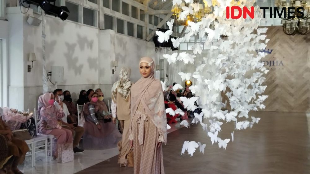 Gelar Fashion Show Baju Lebaran, Ivan Gunawan Pamer Koleksi 2022