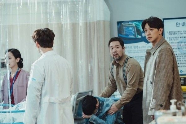 5 Momen Menyentuh Hati Para Hantu di Drakor Ghost Doctor, Bikin Mewek