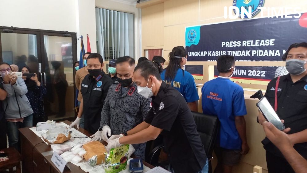 BNN Sumsel Gagalkan Penyelundupan 3,5 Kilo Sabu dari Riau 