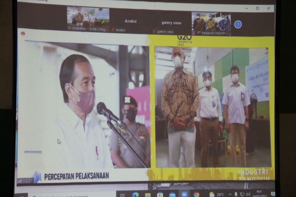 Jokowi Minta Industri Percepat Vaksinasi Booster di Kawasan Mereka