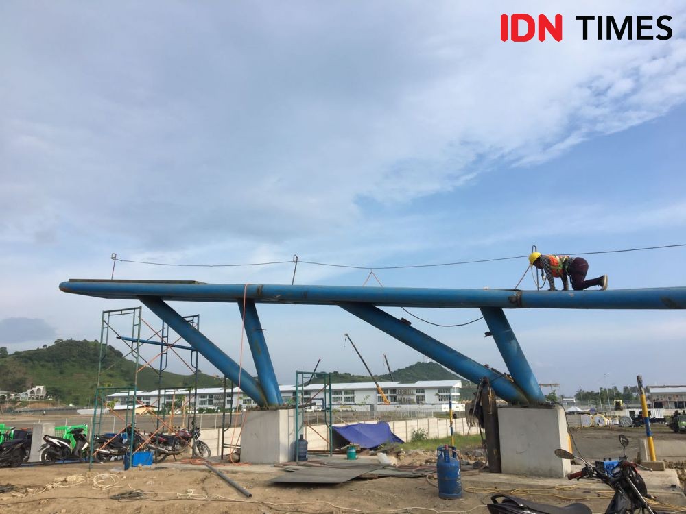 Pemasangan Patung Jokowi Naik Motor di Mandalika Batal Hari ini