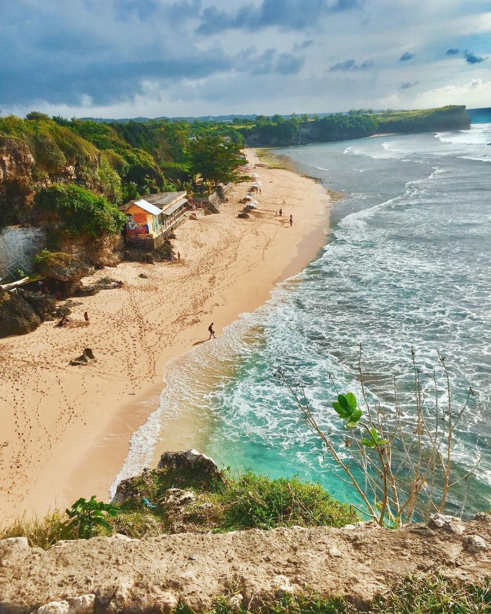 Pantai Berpasir Putih Yang Paling Eksotis Di Bali