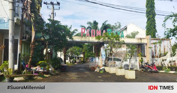 Banjir Surut Warga Kota Serang Mulai Membersihkan Rumah