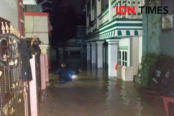 Hujan Deras hingga Malam, Banjir Melanda Kota Manado