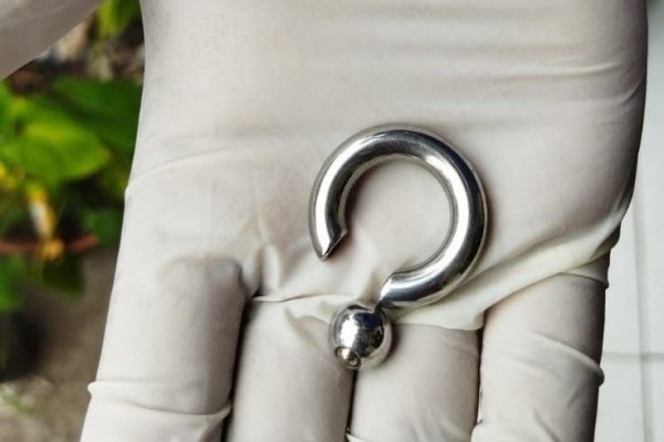 Kisah Damkar di Blitar, Lepas Cincin yang Terpasang di Alat Vital