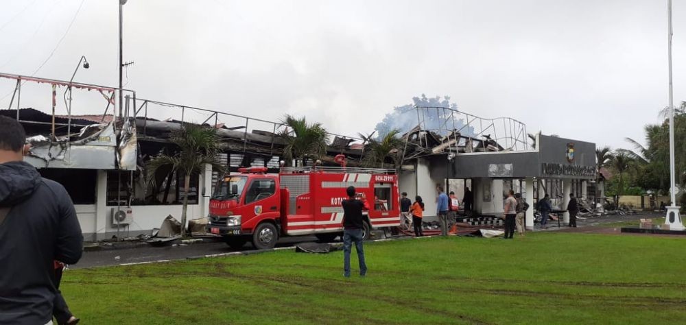 Kebakaran Hanguskan Gedung Utama Polres Kotamobagu