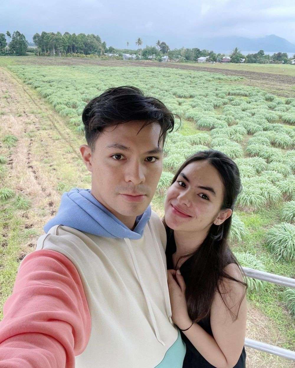 Mau Nikah, 10 Potret Mesra Steffi Zamora Dan Fero Walandouw