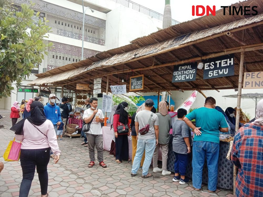 Berburu Jajan Pasar dan Perkakas Jadul di Pasar Kangen Jogja