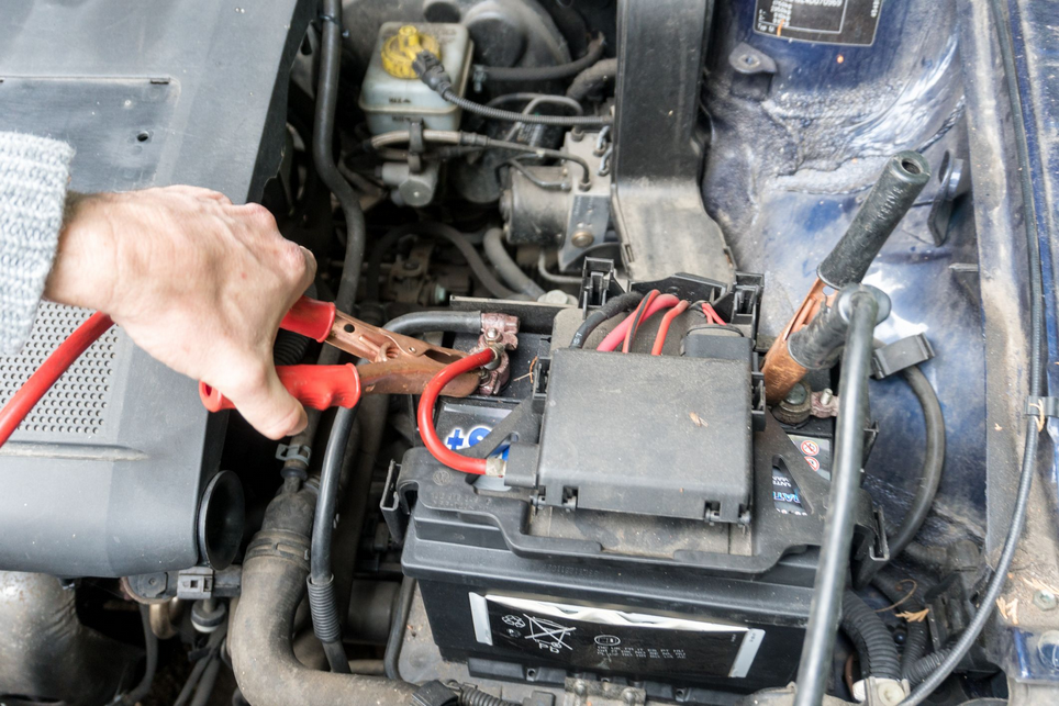 Begini Cara Ganti Aki Mobil Matik Biar Tidak Korslet