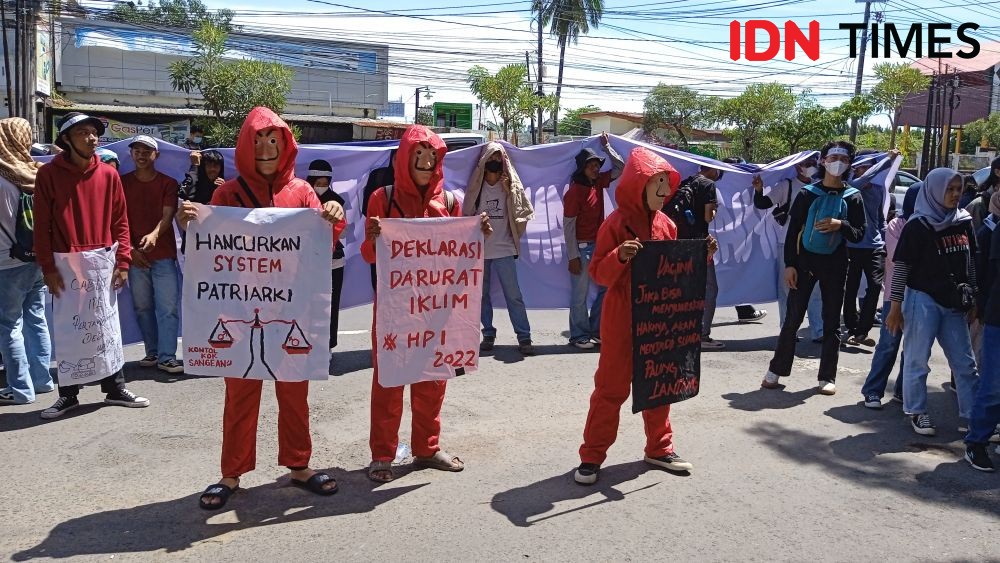 [FOTO] Aksi IWD 2022 di Makassar Ingatkan Bahaya Disparitas Gender