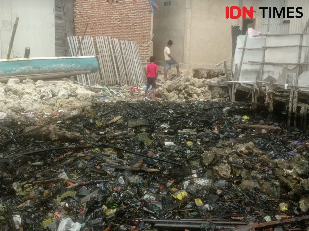 Duh! Temuan Limbah Oli Kembali Cemari Pantai Panjang Bandar Lampung